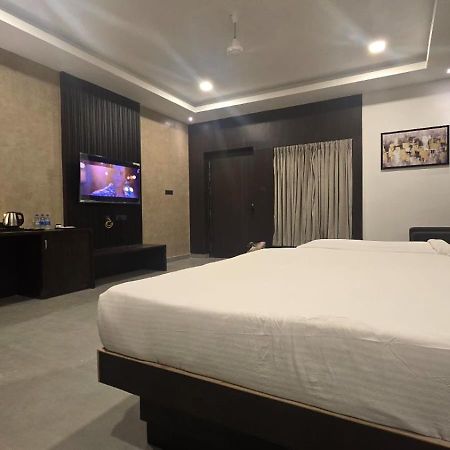 D Wayfarer Inn Resort Erode Esterno foto