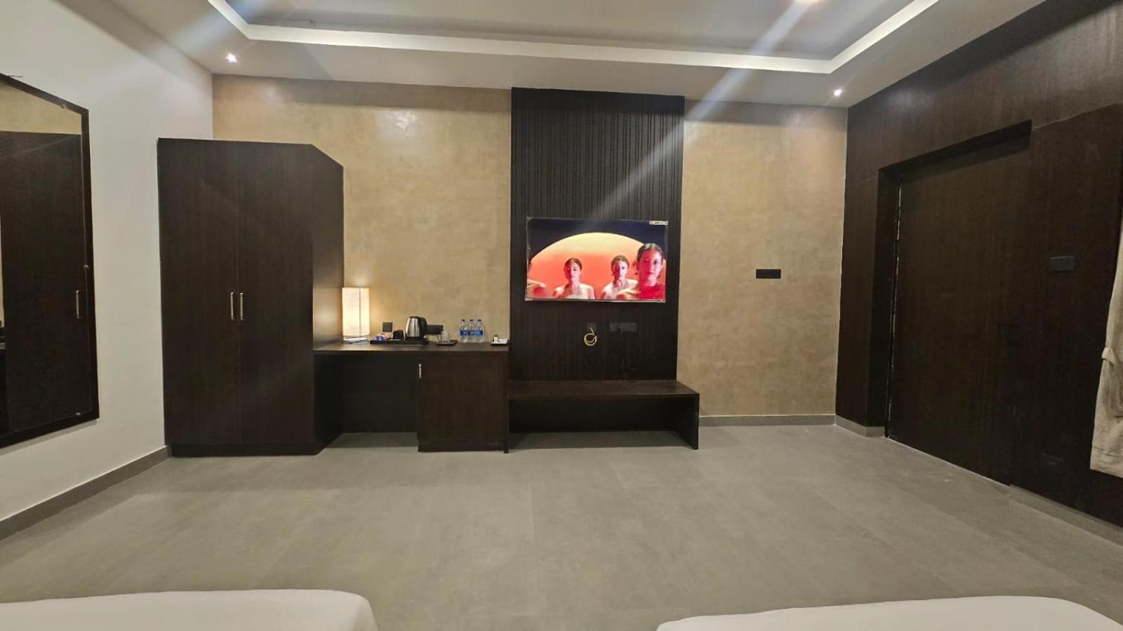 D Wayfarer Inn Resort Erode Esterno foto