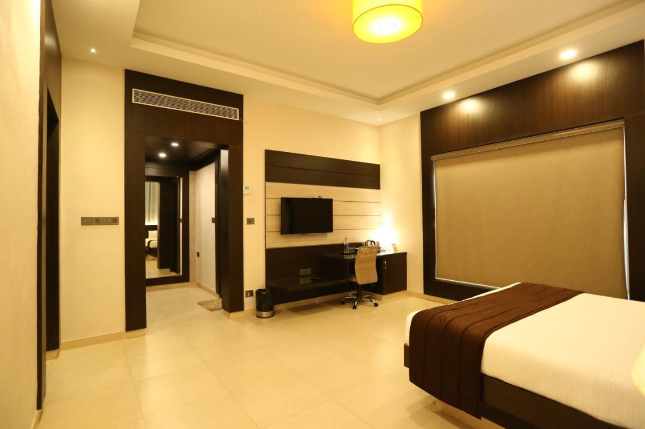 D Wayfarer Inn Resort Erode Esterno foto